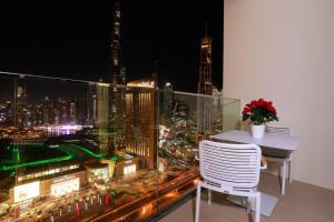 Balkón nebo terasa v ubytování Burj & Fountain 2 BR Home with direct access to Dubai Mall 07