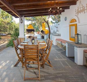 A balcony or terrace at Beachfront Villa SeaShell Superior Még 37 kép
