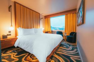 Letto o letti in una camera di Superior East Wing Rooms by FIVE Zurich