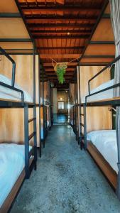 Katil dua tingkat atau katil-katil dua tingkat dalam bilik di 以安二館