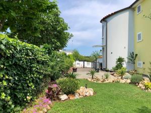 Gallery image of Goldfinch Estate in Banjole
