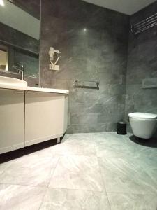 A bathroom at Star of İstanbul Residence