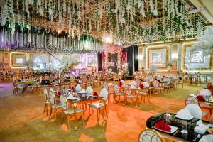 Restaurace v ubytování Rehana Plaza Hotel