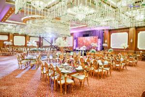 Restaurace v ubytování Rehana Plaza Hotel + 37 fotografií