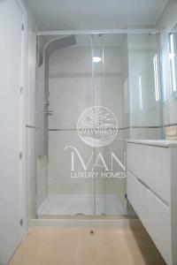 Łazienka w obiekcie Casa Maui Ivan Luxury Homes 9ªPta Sur 1ªLínea