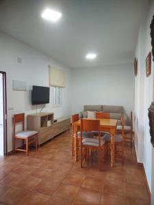 TV a/nebo společenská místnost v ubytování Casa La Morera