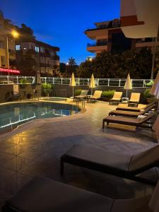 The swimming pool at or close to Cleopatra King Apart