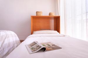Posteľ alebo postele v izbe v ubytovaní CITY CENTER AND NEXT TO THE BEACH 3 BEDROOMs