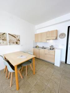 A kitchen or kitchenette at IL GABBIANO