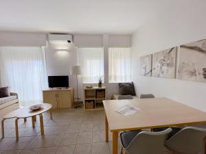 A television and/or entertainment centre at IL GABBIANO