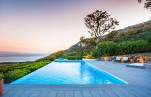 Bazén v ubytovaní Villa Tarifa Lodge alebo v jeho blízkosti