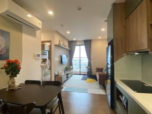 A kitchen or kitchenette at BIG PROMO!River view apartment