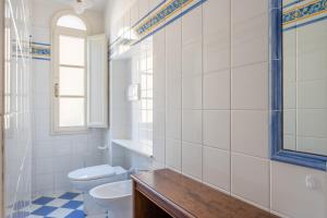Ett badrum på La casa di Ida