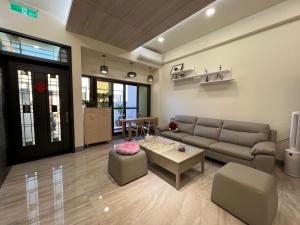 Ruang duduk di Dongjin Bay B&B