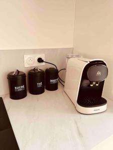 Η κουζίνα ή μικρή κουζίνα στο (1) La suite des vignobles 3km de Beaune +4 φωτογραφίες