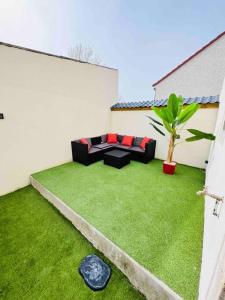 Taman di luar La suite Grand Cru et BDSM 3 minutes de Beaune +8 gambar