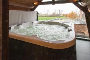 Gambar di galeri bagi heyzerhof di Poperinge