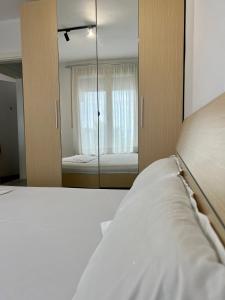 Gallery image of Seaview Apartment in Dhërmi +11 photos