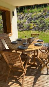 Vonkajšia záhrada v ubytovaní 4-room apartment with garden, gym and shared spa