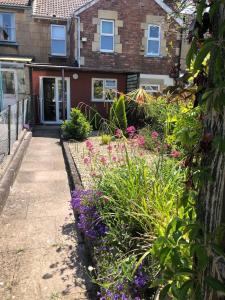 Κήπος έξω από το The Burnham House