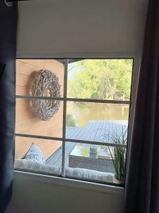 Μπαλκόνι ή βεράντα στο Time 2 Relax chalet aan het water