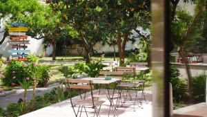 Vonkajšia záhrada v ubytovaní Urban Oasis Hostel