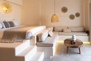 Postel nebo postele na pokoji v ubytování Maeva Suites Santorini