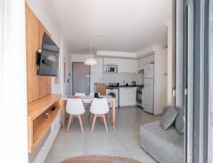 Kuchyň nebo kuchyňský kout v ubytování Departamentos General Paz by Lugar