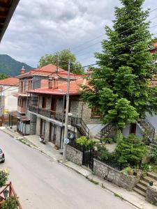 Nespecifikovaný výhled na hory nebo výhled na hory při pohledu z hotelu