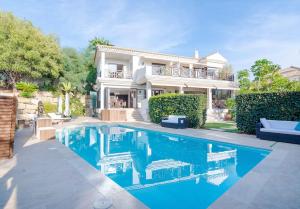 Fotografie z fotogalerie ubytování Stunning and Spacious Villa in Marbella - Casa Luz v destinaci Marbella