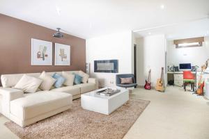 Fotografie z fotogalerie ubytování Stunning and Spacious Villa in Marbella - Casa Luz v destinaci Marbella