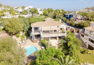 Fotografie z fotogalerie ubytování Stunning and Spacious Villa in Marbella - Casa Luz v destinaci Marbella