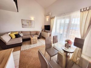 Posedenie v ubytovaní Apartmani Mikulić