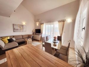 Posedenie v ubytovaní Apartmani Mikulić