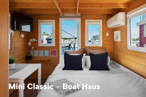 拉利内阿-德拉康塞普西翁Boat Haus - Casas Flotantes frente a Gibraltar的相册照片