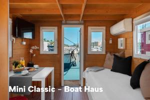拉利内阿-德拉康塞普西翁Boat Haus - Casas Flotantes frente a Gibraltar的相册照片