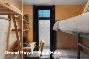 Boat Haus - Casas Flotantes frente a Gibraltar客房内的一张或多张床位