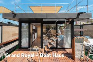 拉利内阿-德拉康塞普西翁Boat Haus - Casas Flotantes frente a Gibraltar的相册照片