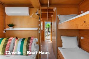 拉利内阿-德拉康塞普西翁Boat Haus - Casas Flotantes frente a Gibraltar的相册照片
