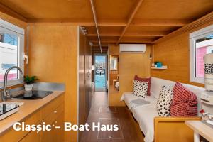 拉利内阿-德拉康塞普西翁Boat Haus - Casas Flotantes frente a Gibraltar的相册照片