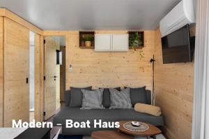 Boat Haus - Casas Flotantes frente a Gibraltar的休息区