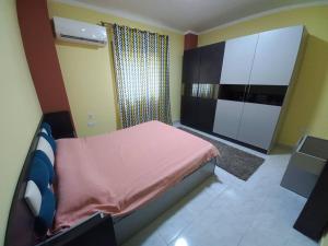 A cozinha ou kitchenette de Relaxing Apartment with garden view in New Cairo