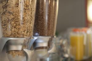 a close up of a blender filled with cereal at Casual de la Música Valencia in Valencia