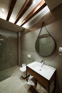 Koupelna v ubytování Hotel Taverna Devolli