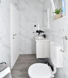 Bilik mandi di New Apartment Lijana