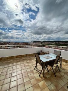 Balkón nebo terasa v ubytování Atuaire Home Ático 360º de Burgos PARKING INCLUIDO