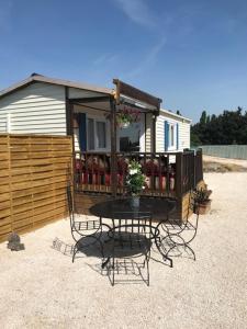 Fotografia z galérie ubytovania Arles-logement 2 chambres 4 pers en plein campagne v destinácii Arles