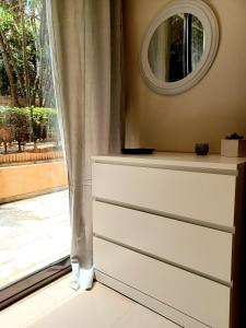 Gallery image of Varkiza Seaside Apts in Varkiza +5 photos