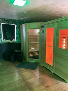 Fotografija v galeriji nastanitve Casawellness améthyste ou jaspe océan avec jacuzzi intérieur v mestu Floreffe