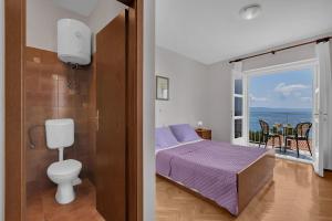 Gallery image of Beachfront Rooms Ana in Tučepi